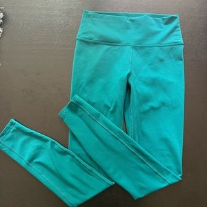 Fabletics Powerhold Cropped Leggings